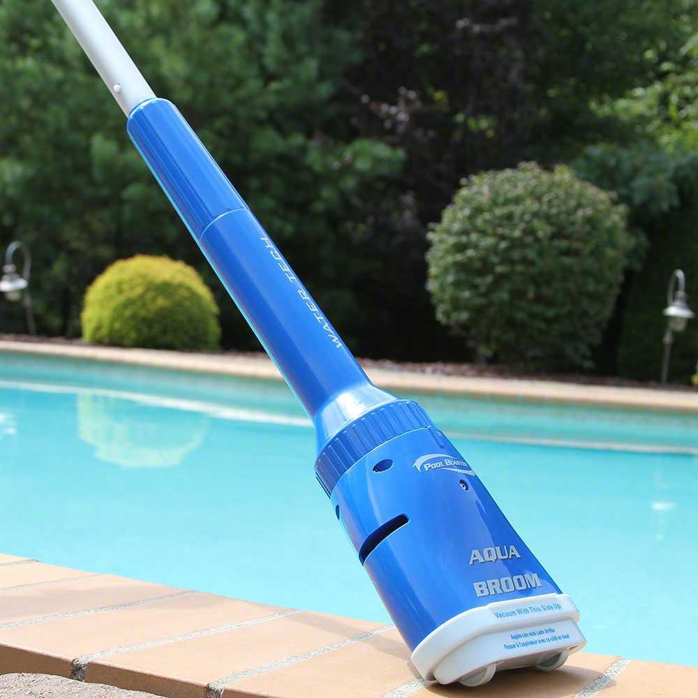 Wassertechnik, Pool Blaster Aqua Broom – Akkubetriebener Pool-Staubsauger-Fleckenreiniger